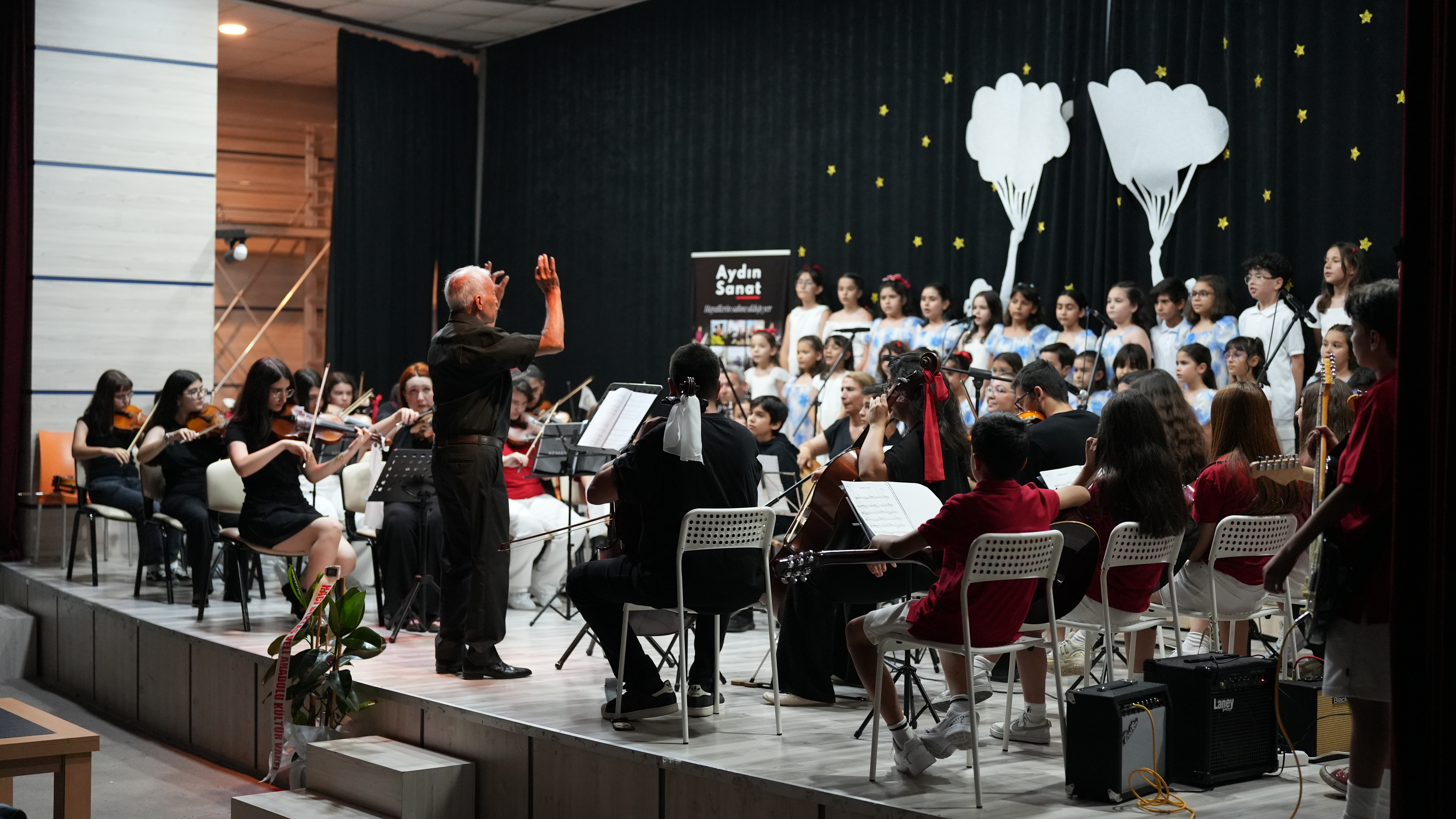 Orkestra konseri